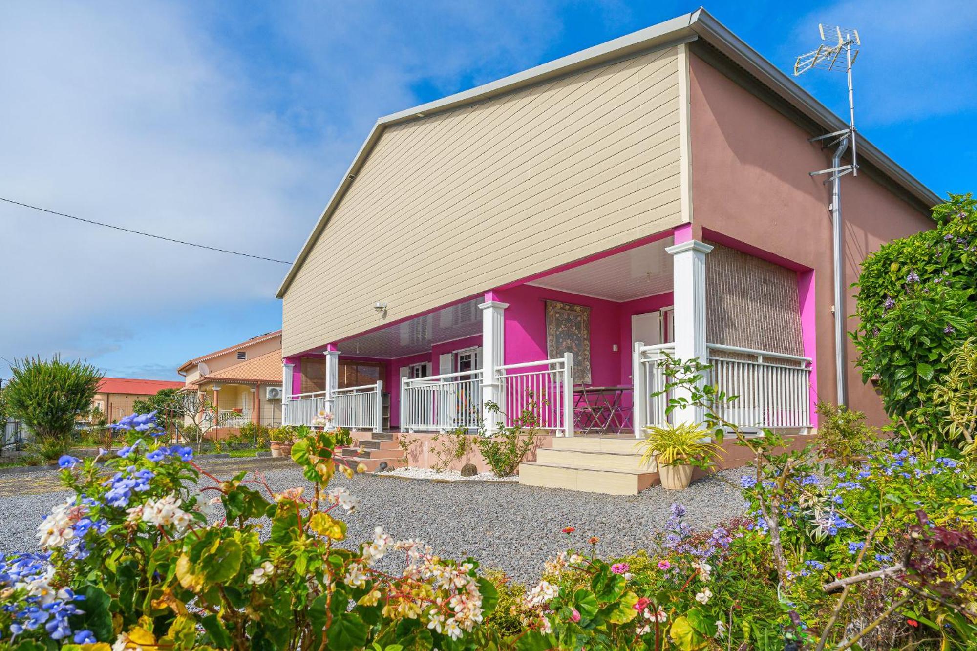 Le Tuit-Tuit - Un Nid Douillet Apartamento Sainte-Suzanne Exterior foto
